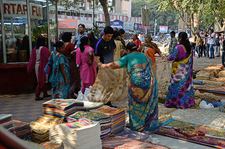 Straenmarkt am Janpath im Zentrum Neu-Delhis