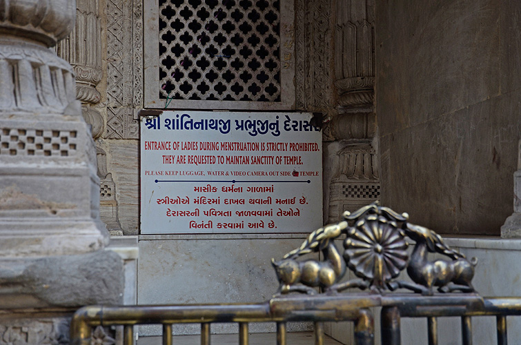 Menstruierende Frauen sind im Tempel nicht erwnscht, Gujarat