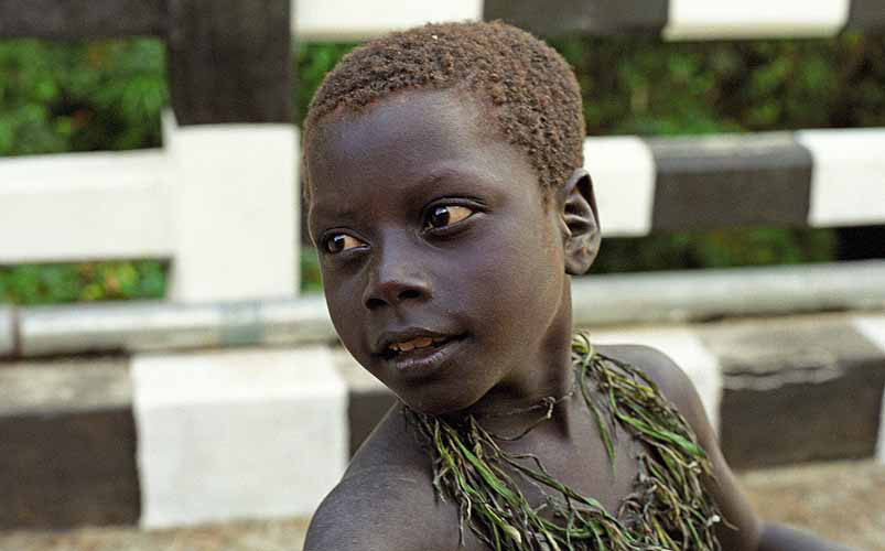  Jarawa-Junge an der Great Trunk Road, Middle-Andaman 