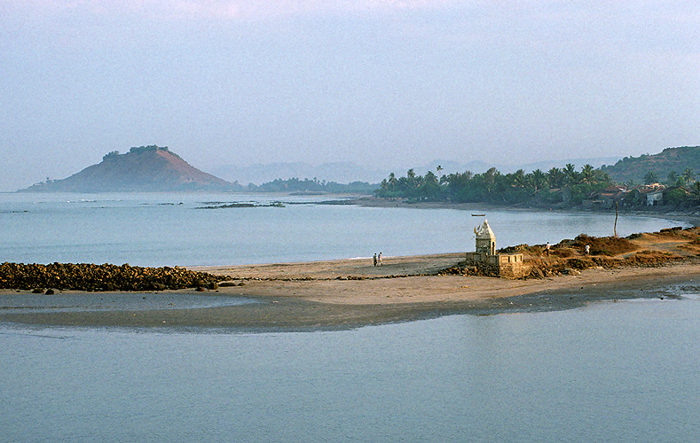 Flussmndung an der Kste sdlich von Mumbai- Goa 01