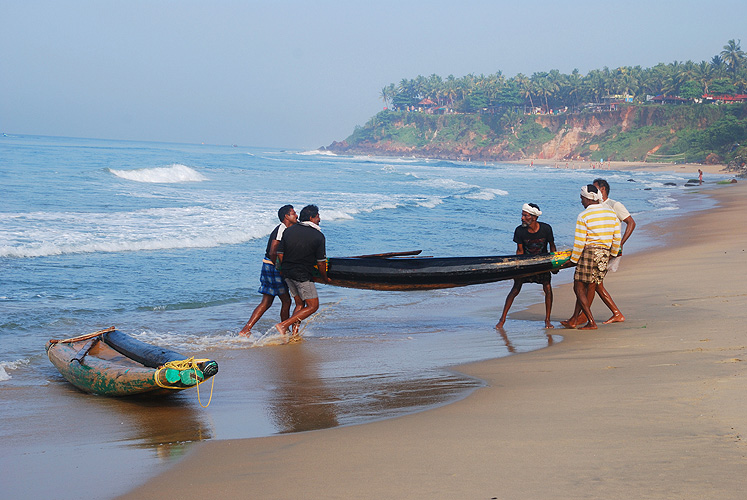  Fischer am Strand von Varkala