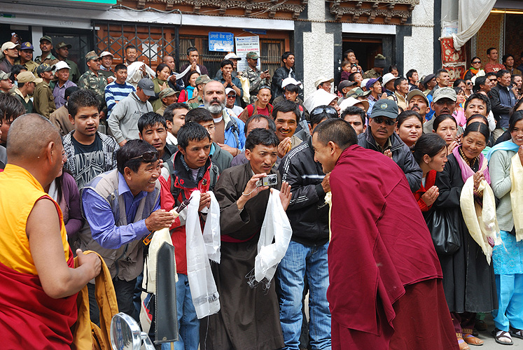  Buddhistische Mnche genieen groen Respekt 