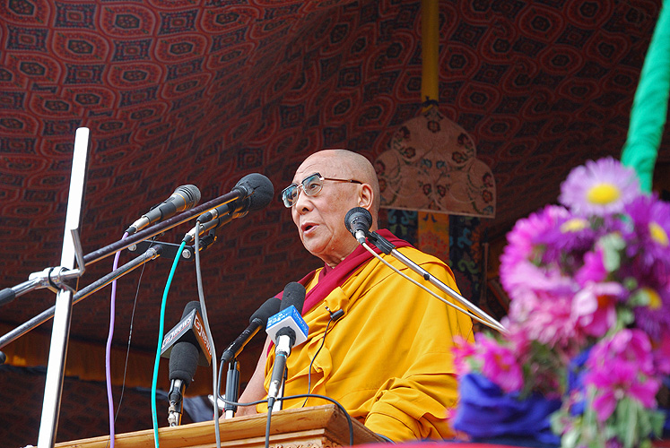  Der Dalai Lama whrend einer Ansprache in Leh 