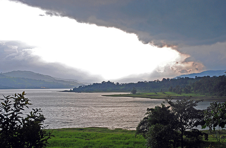 Regenwolken im Western Ghats-Gebirge - Monsun 04