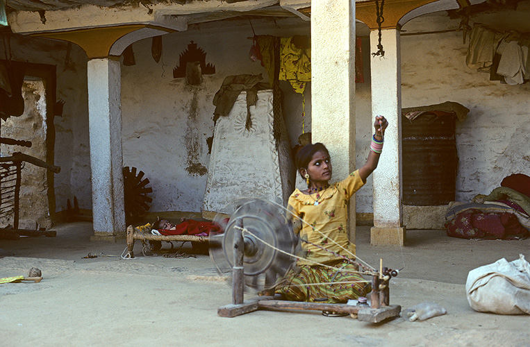 Mdchen am Spinnrad, Rajasthan - Rajasthan 12