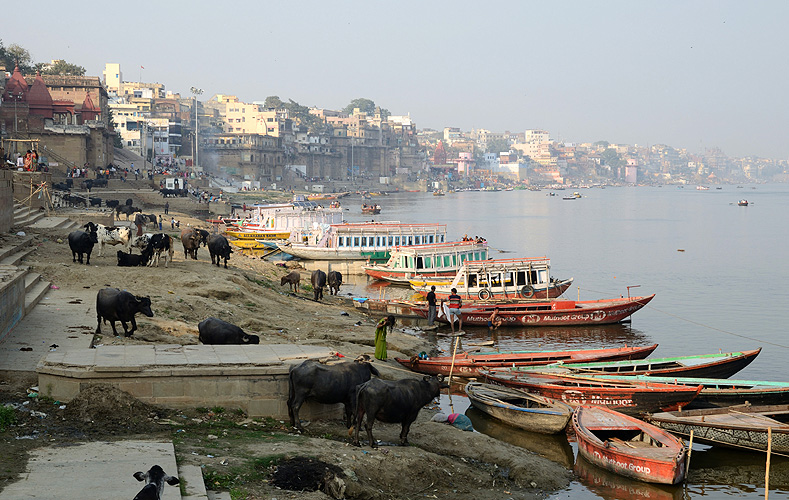  Gangesufer im Zentrum von Varanasi