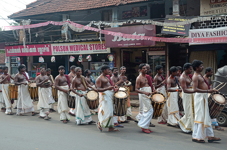 Traditionelle Trommler whrend einer Prozession