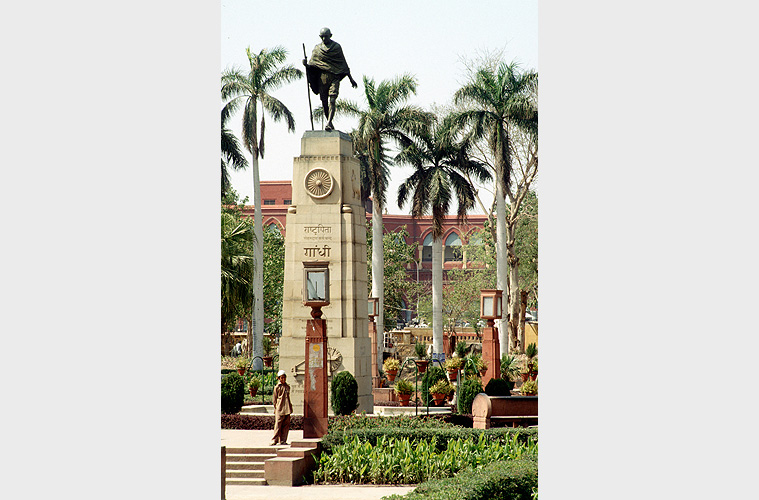 Statue Mahatma Gandhis in Neu-Delhi - Geschichte 01