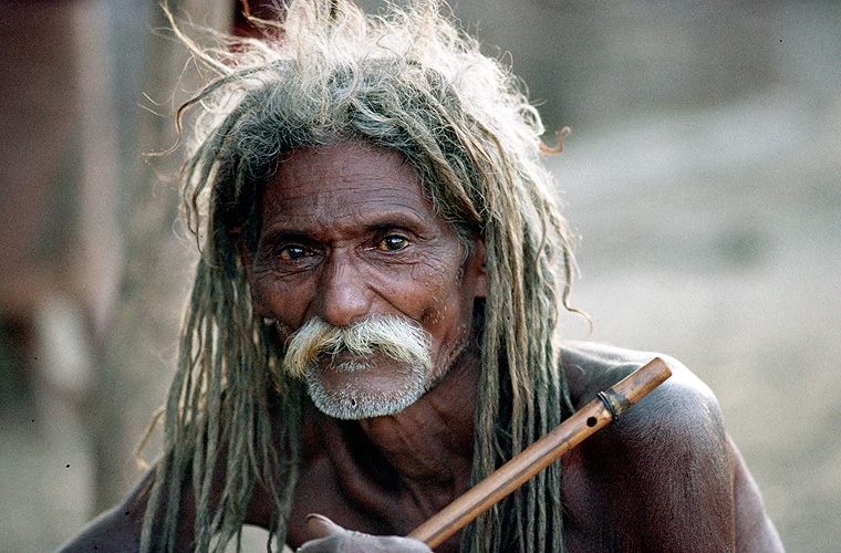  Bhil-ltester mit Flte, Madhya Pradesh 