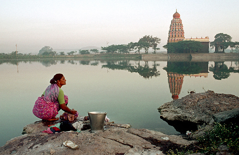 Wschewaschen bei Sonnenaufgang nahe Pune, Maharashtra