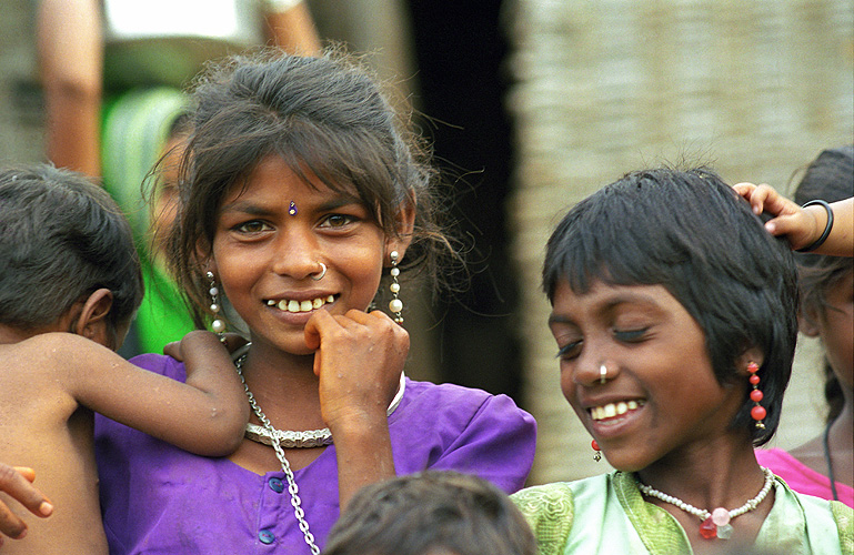 Mdchen in Gujarat, Angehrige des indigenen Bhil-Volkes  