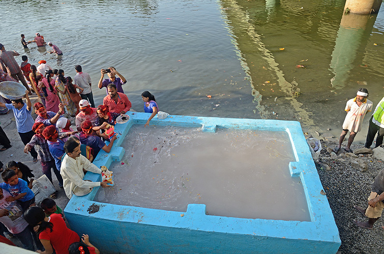 Temporrer Wassertank zur Versenkung von Statuen, Pune