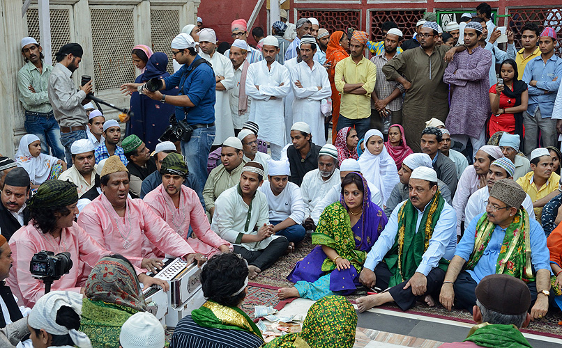 Sufi-Gesnge (Quawali) im Dargah des Nizamuddin, Delhi - Muslime 17